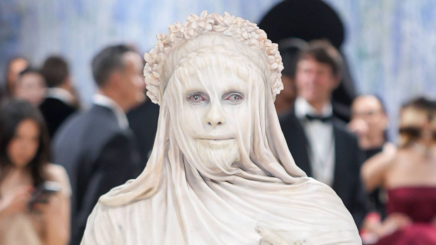 Heidi Klum: Heidi Klum brilliert als wandelnde Statue bei der Met Gala