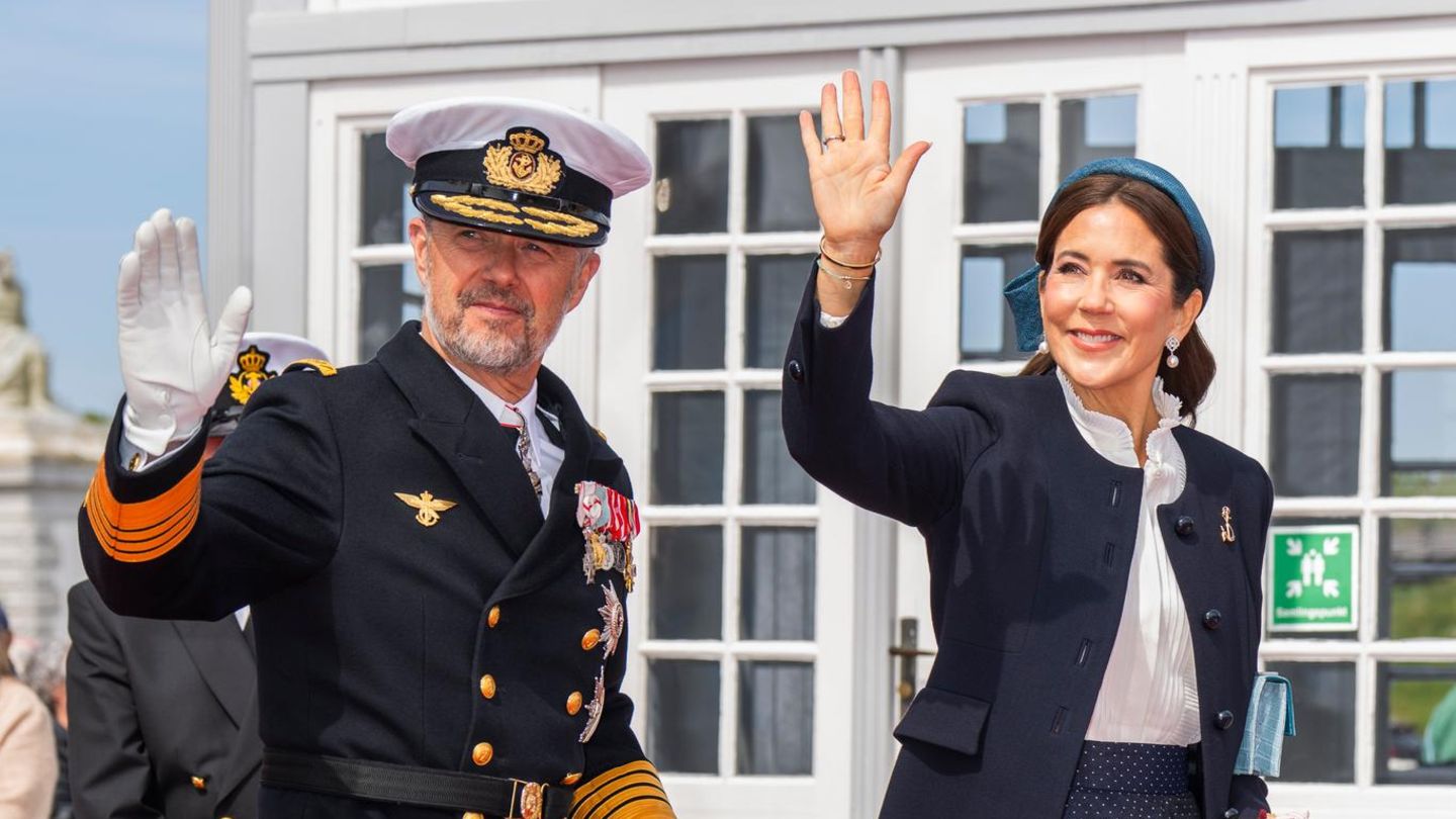 König Frederik + Königin Mary: Frederik und Mary gehen an Bord der Königsjacht