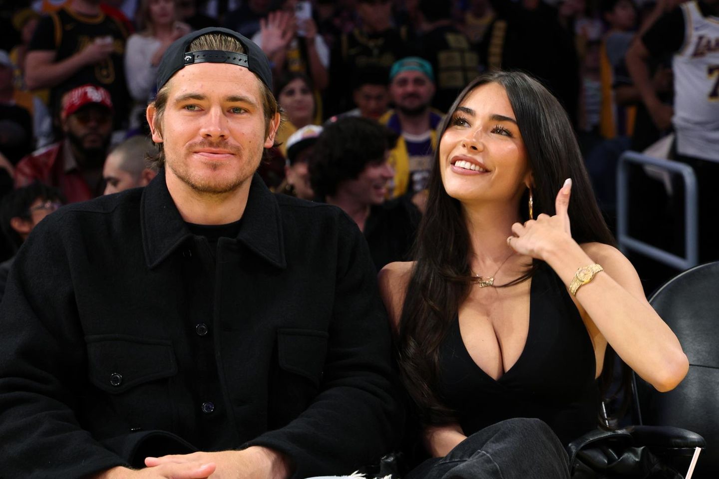 Justin Rundle Madison Justin Herbert + Madison Beer: NFL-Star ĂĽberrascht mit Turtelaufnahmen ...