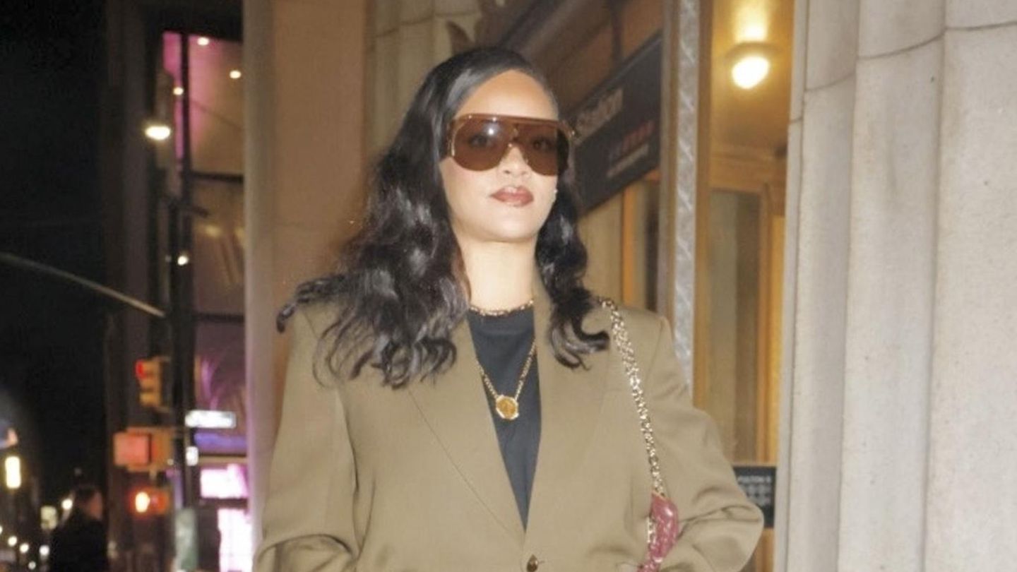Fashion-Looks: Dank dieses Accessoires meistert sie den Off-Duty-Style perfekt