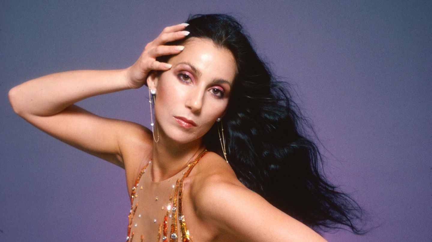 Zum 80. Geburtstag von Cher: Das Leben und die großen Lieben der Ikone in Bildern