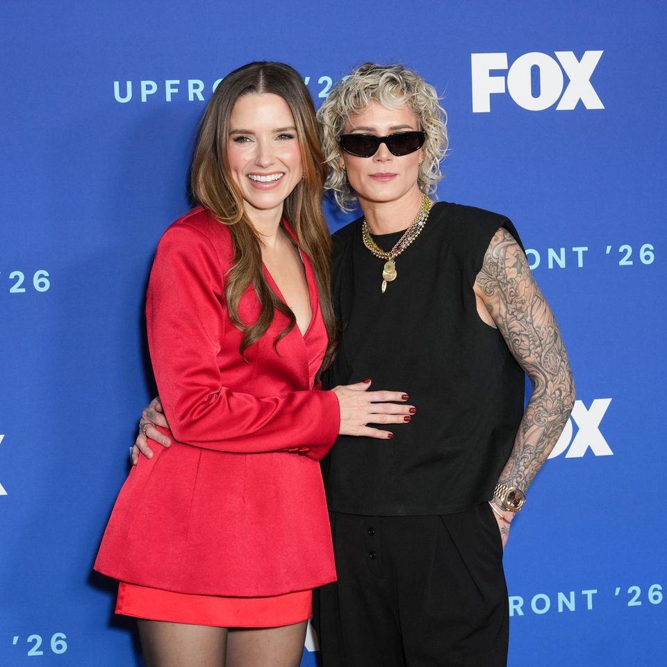 Sophia Bush und Ashlyn Harris gemeinsam auf dem Red Carpet.