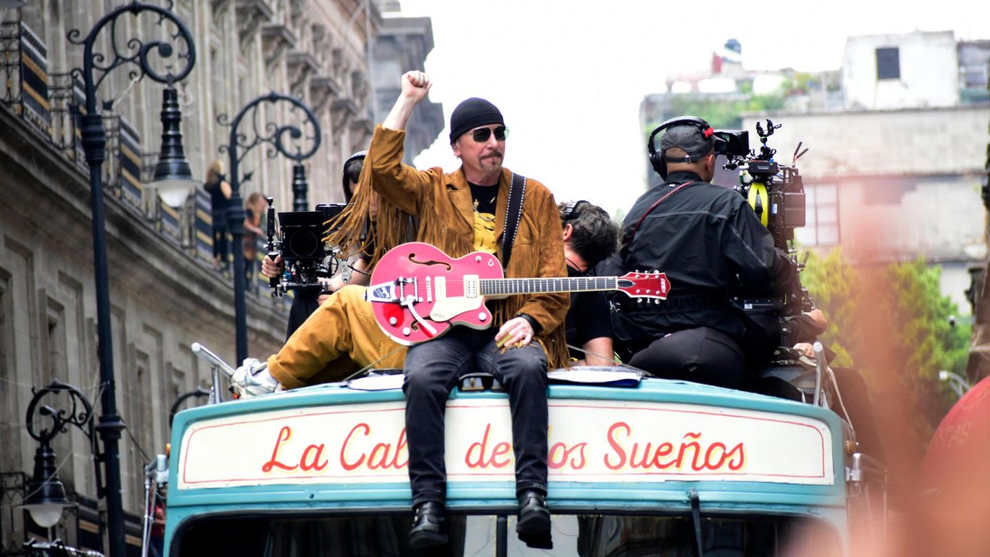 Setbilder 2026: The Edge und Bono kapern einen Bus in Mexiko
