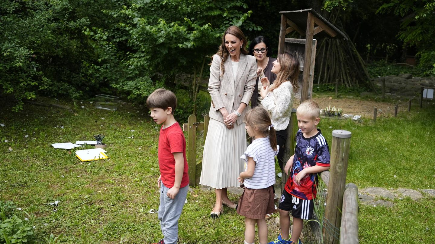 Princess of Wales: Umringt von Kindern strahlt Kate aus vollem Herzen