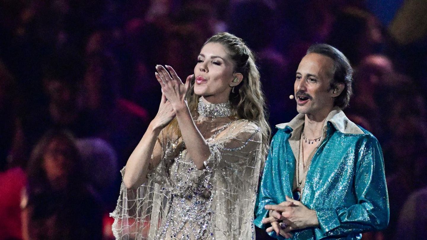 Fashion-Looks : Vorgeschmack auf ESC? Bereits im Halbfinale präsentiert sie mehrere Wow-Looks