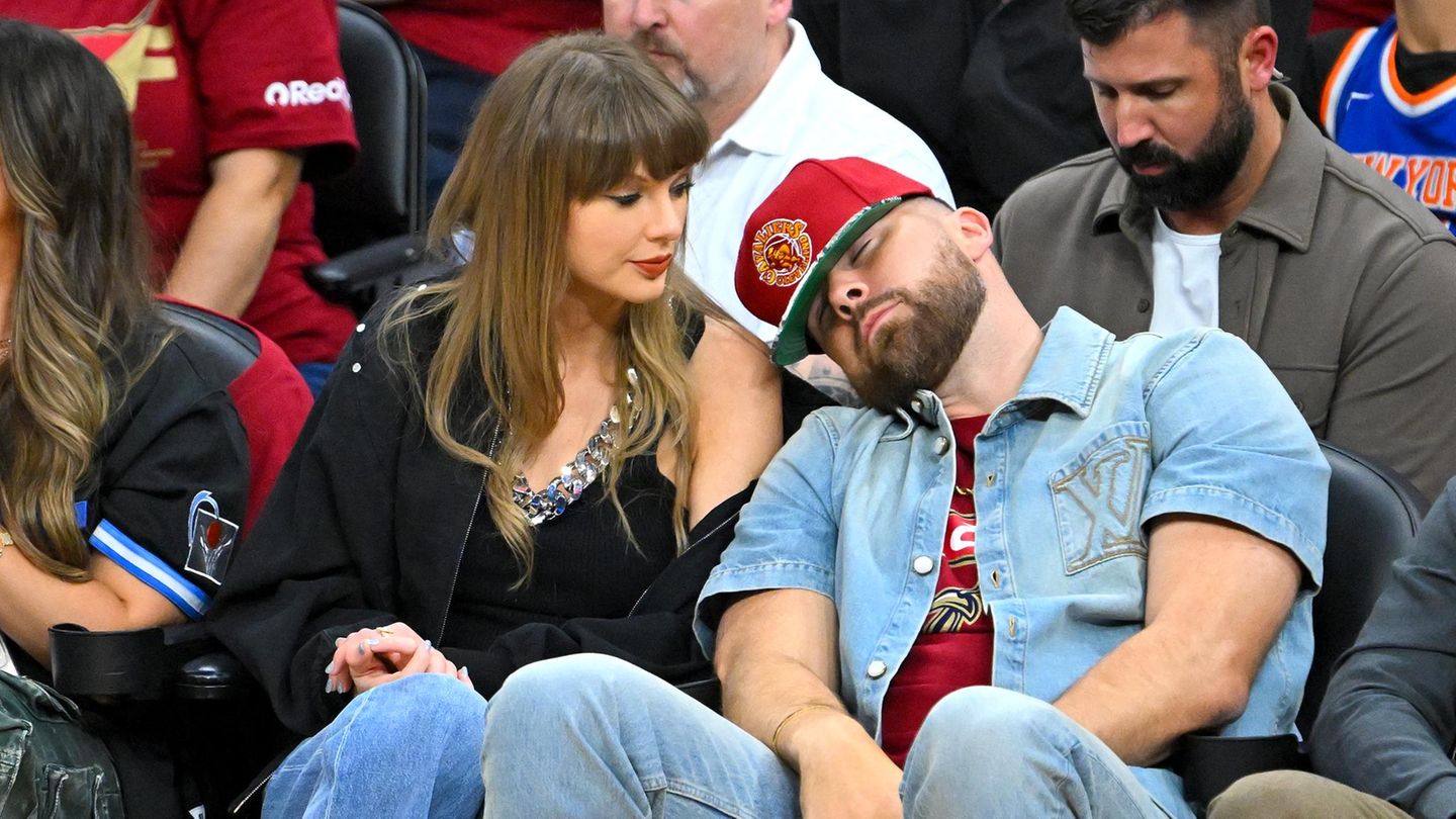 In der ersten Reihe : Dieses Sportevent scheint Travis Kelce nicht vom Hocker zu reißen