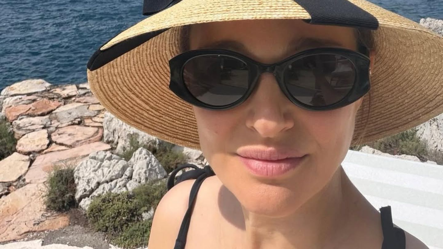 Zwischen Palmen, Picknick + Pool: Wie sich Natalie Portman für diesen Sonnentag wappnet