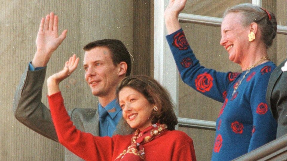 Принц Йоаким, тогда еще принцесса Александра и Королева Маргрете в апреле 1999 года