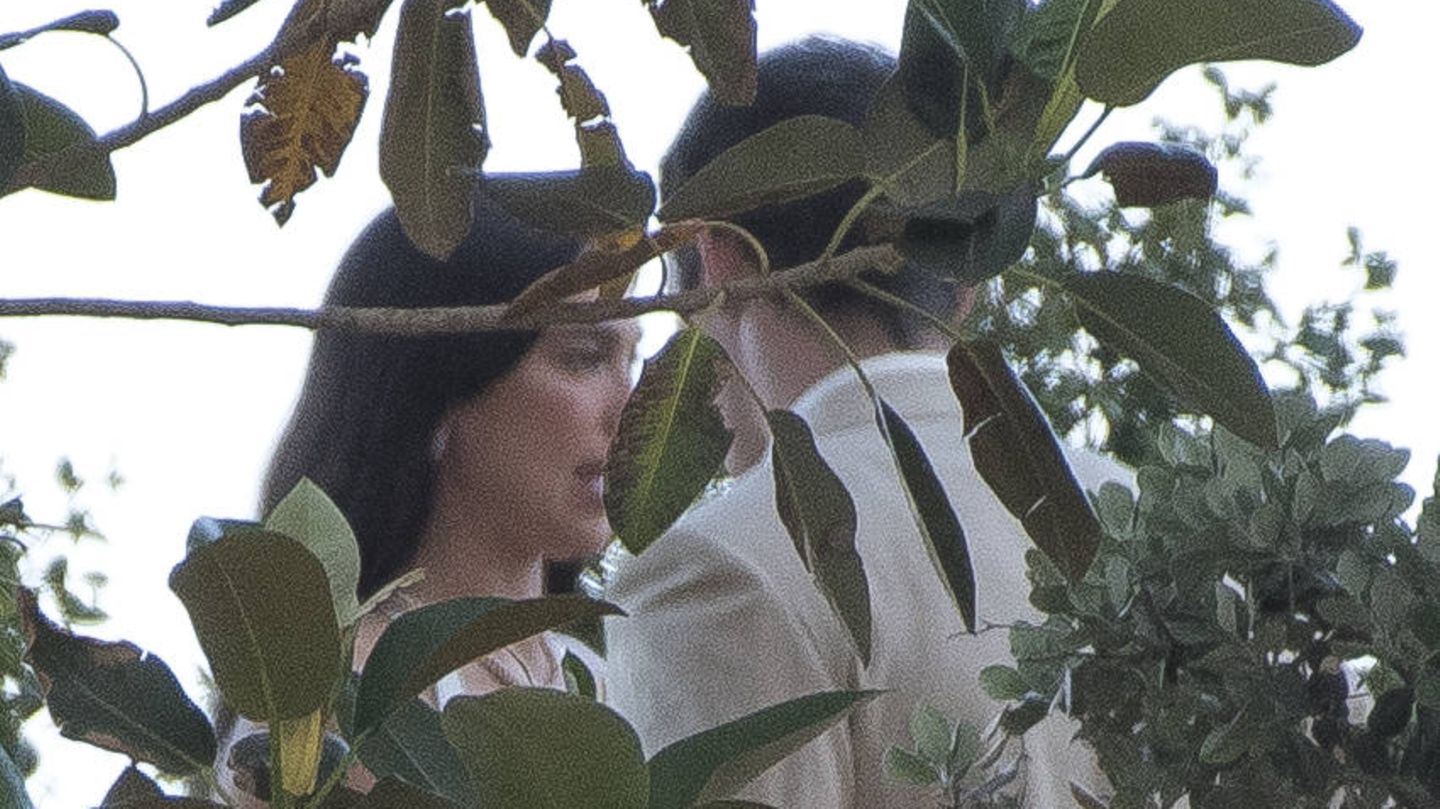 Dua Lipa + Callum Turner: Blick hinter die Kulissen ihrer romantischen Hochzeit