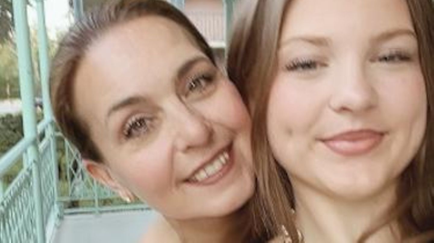 Nadine-Hofmann-Ex-GZSZ-Star-Nadine-Hofmann-zeigt-erstmals-Teenie-Tochter-Sophie