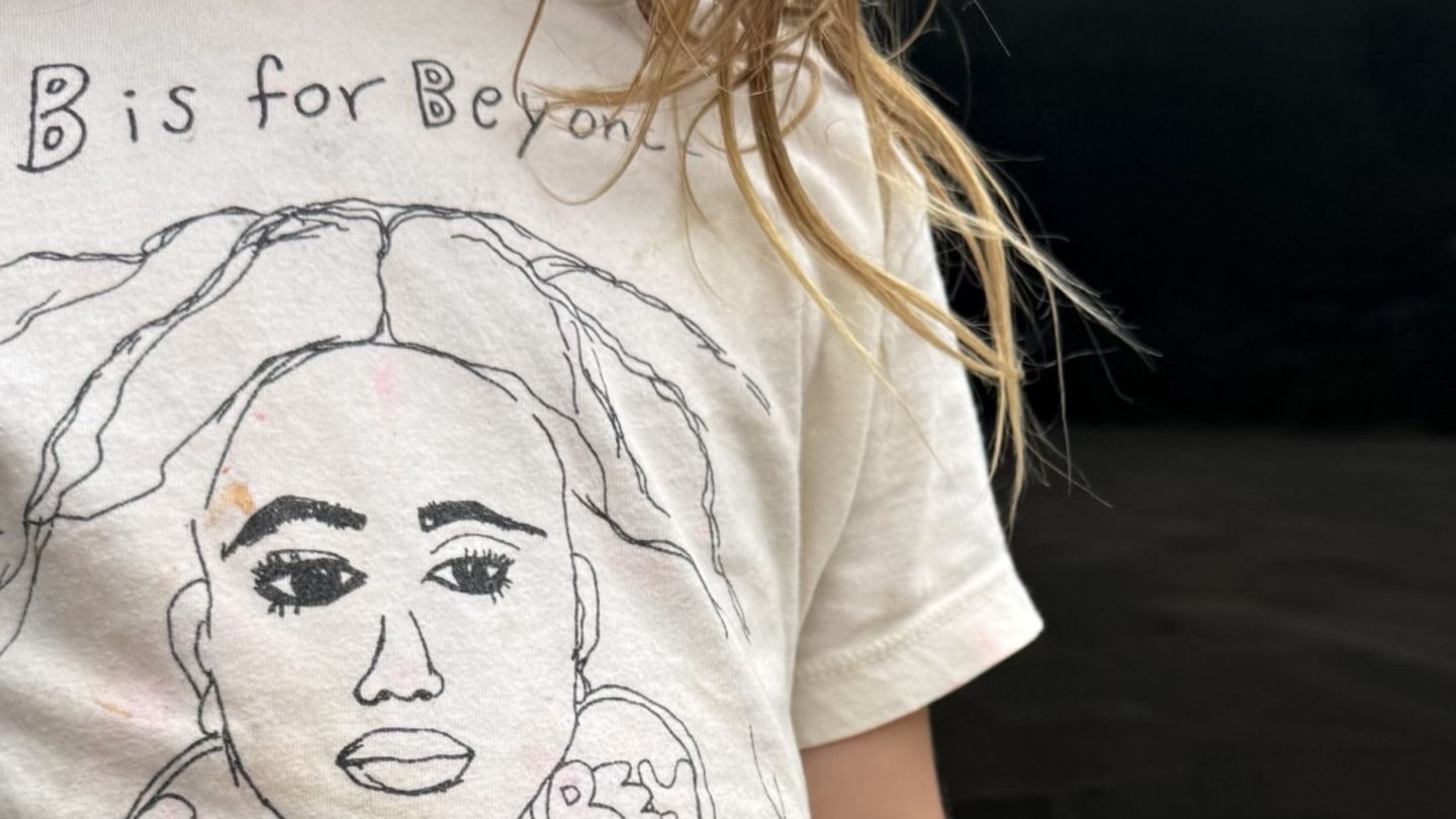 Prinz Harry + Herzogin Meghan: Meghan teilt neue Familienfotos aus Montecito