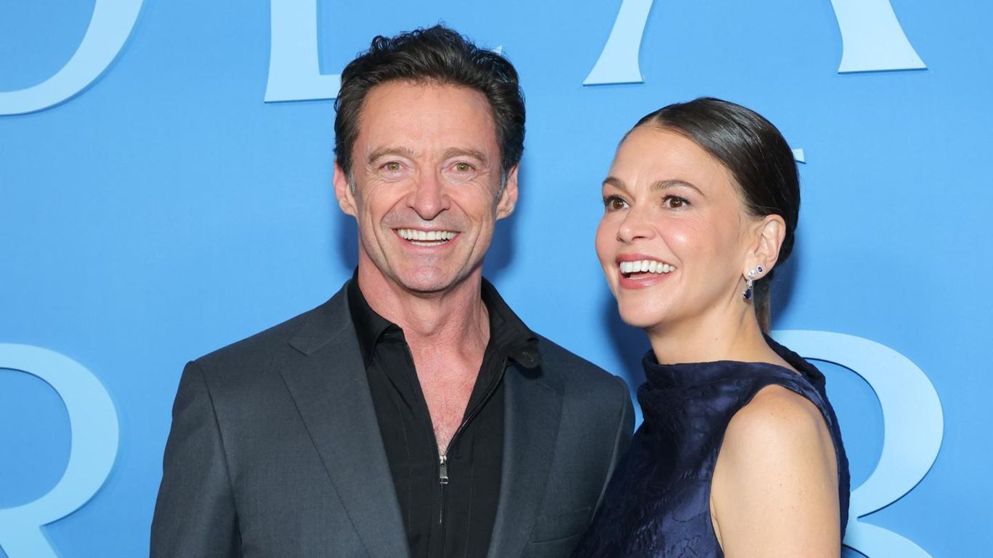 Couple-Looks-Mit-diesem-besonderen-Schmuckst-ck-richten-sich-alle-Blicke-auf-sie