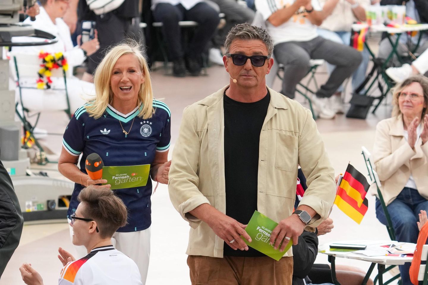 Andrea Kiewel, Hans Sigl am Sonntag beim "Fernsehgarten"