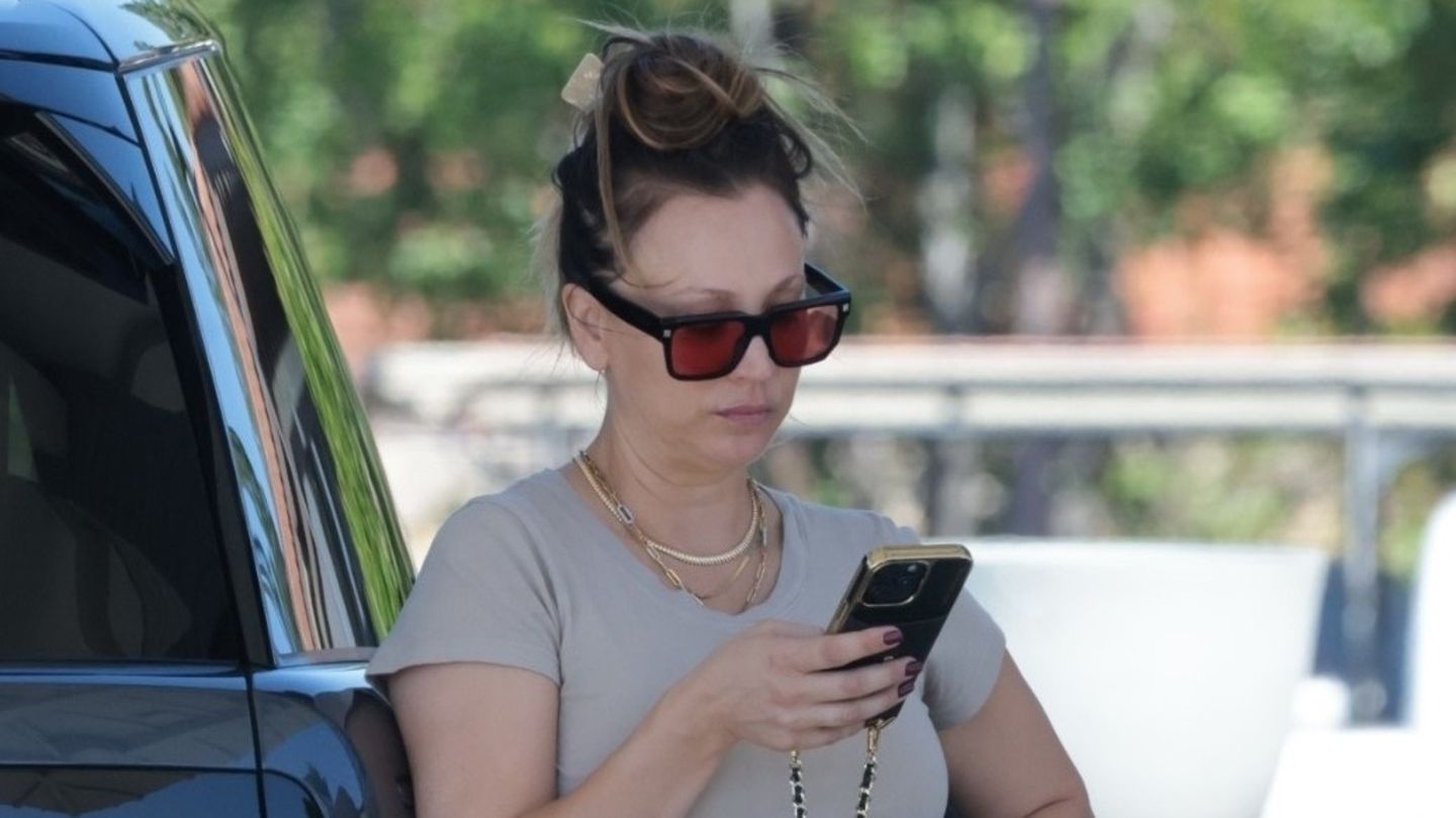 Sch-n-schwanger-2026-Fehlanzeige-Schwangere-Kaley-Cuoco-kleidet-sich-lieber-cool