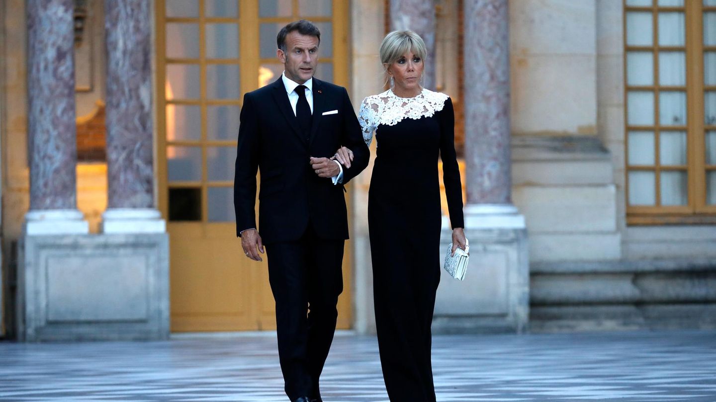 Fashion-Looks-Majest-tischer-James-Bond-Glamour-im-Schloss-Versailles