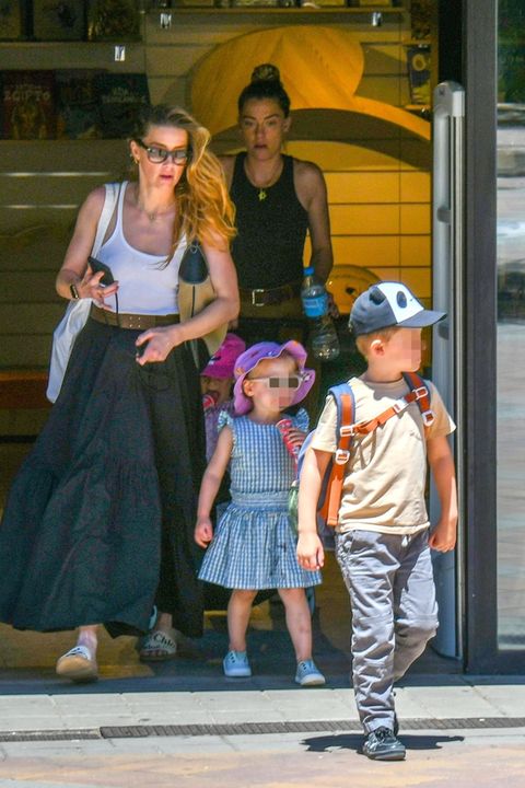 Amber Heard Neustart Sie Teilt Emotionalen Moment Mit Tochter Oonagh amber-heard-neustart-sie-teilt-emotionalen-moment-mit-tochter-oonagh