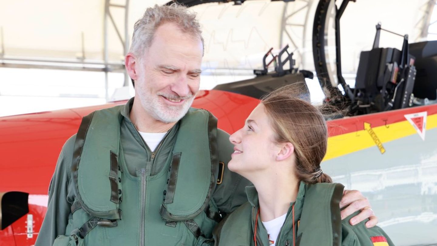 König Felipe und Prinzessin Leonor: Stolzer Vater nach gemeinsamem Flug