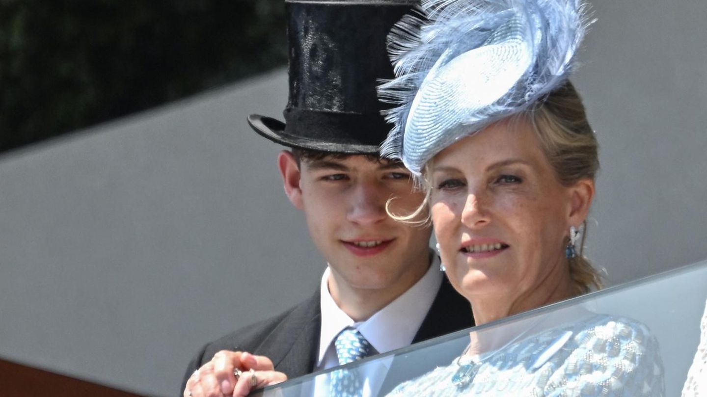 glanz-glamour-und-galopp-beinahe-versteckt-herzogin-sophies-j-ngster-gibt-ascot-deb-t