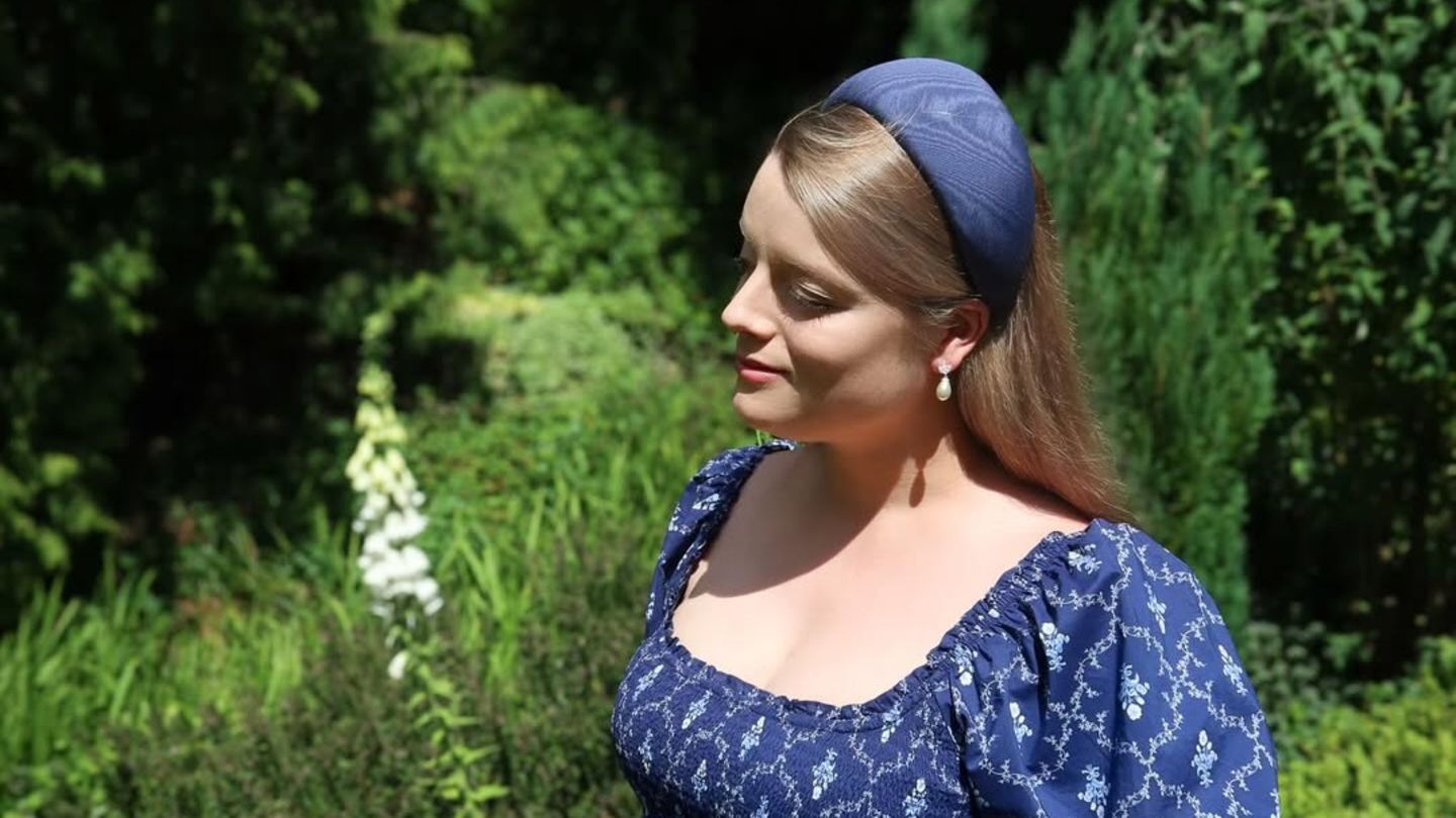 Prominente-Hochzeitsg-ste-mit-Stil-Schwangere-Flora-Vesterberg-strahlt-bei-royaler-Hochzeit