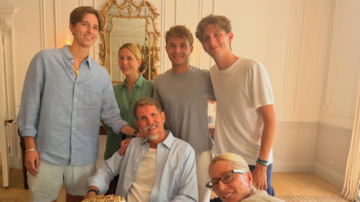 Griechischer Glamour: Neues Familienfoto zum Vatertag – doch einer fehlt!
