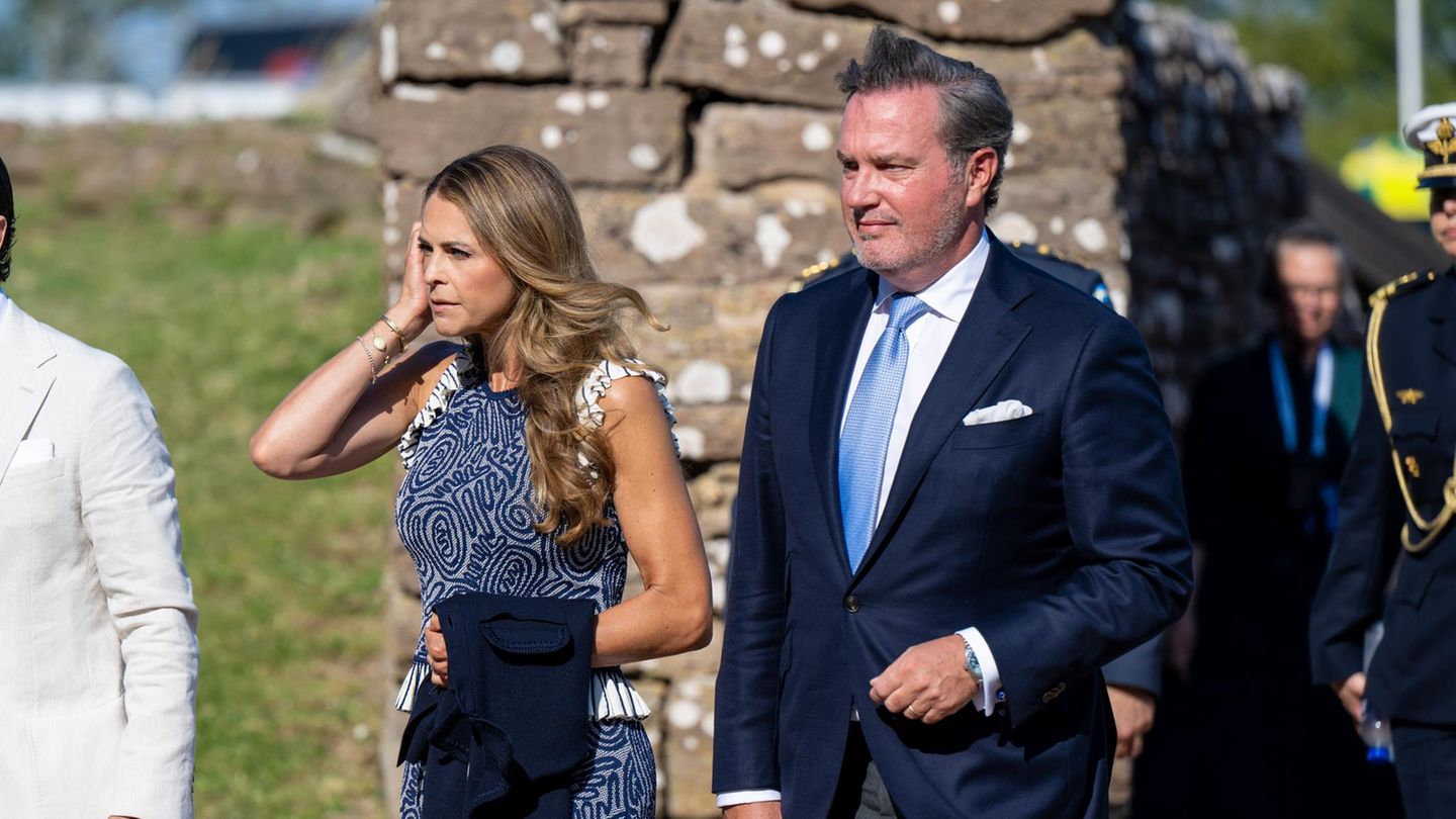 Prinzessin Madeleine + Chris O'Neill: Private Reise vor traditionellen Sommerferien mit Royals aufgedeckt