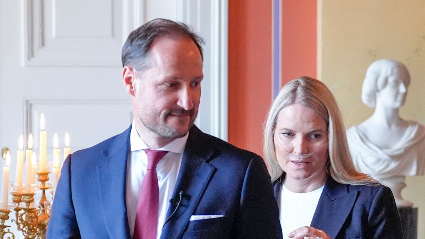 Prinzessin Mette-Marit: Prinz Haakon muss seinen Sommerurlaub unterbrechen