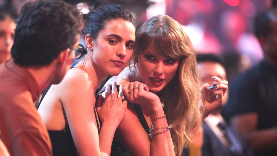 Джек Антонофф, Маргарет Куэлли и Тейлор Свифт на MTV Video Music Awards 2024