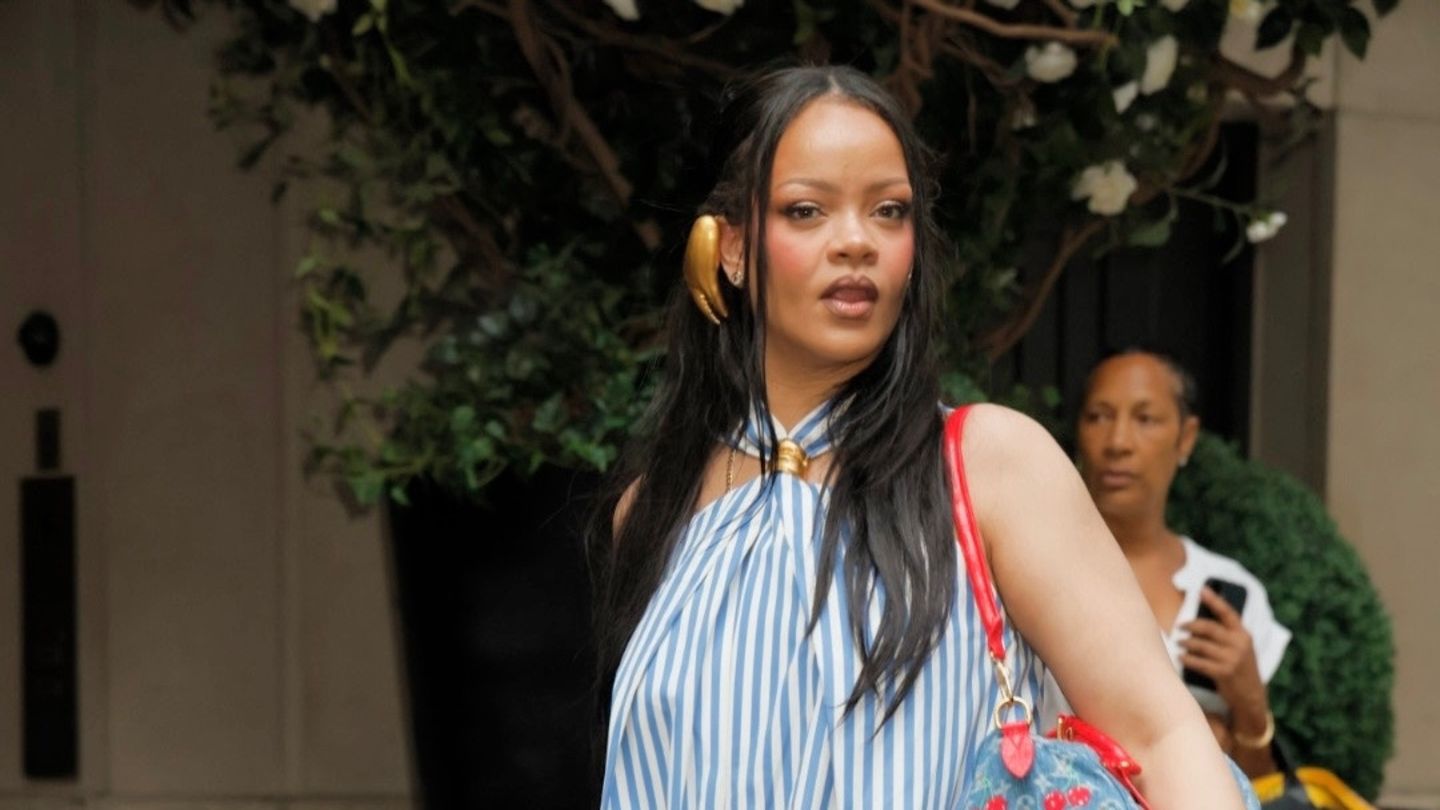 Fashion-Looks-Rihannas-Look-bietet-genug-Potenzial-f-r-gew-nschtes-Aufsehen