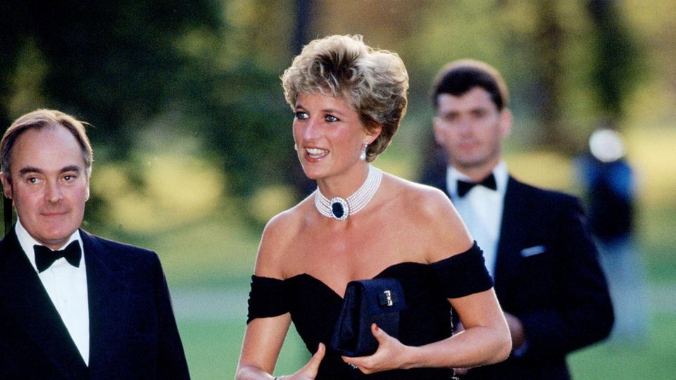 Mit diesem Regelbruch ist Lady Diana auch 30 Jahre später noch ikonisch. 