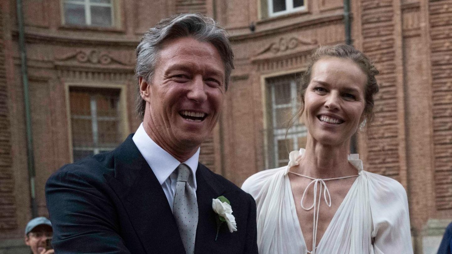 Eva-Herzigov-So-sch-n-hat-sie-ihrer-gro-en-Liebe-nach-25-Jahren-das-Jawort-gegeben