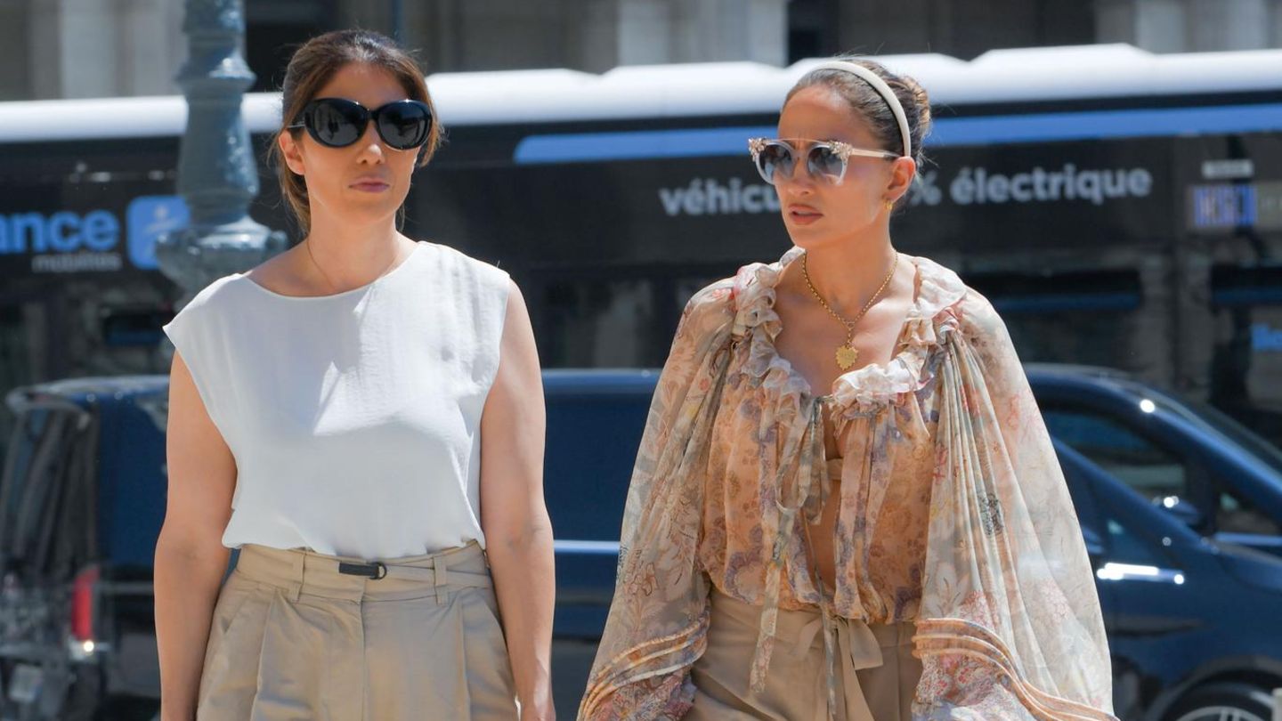 Fashion-Looks-Mit-1500-Euro-Bluse-schlendern-sie-durch-Paris