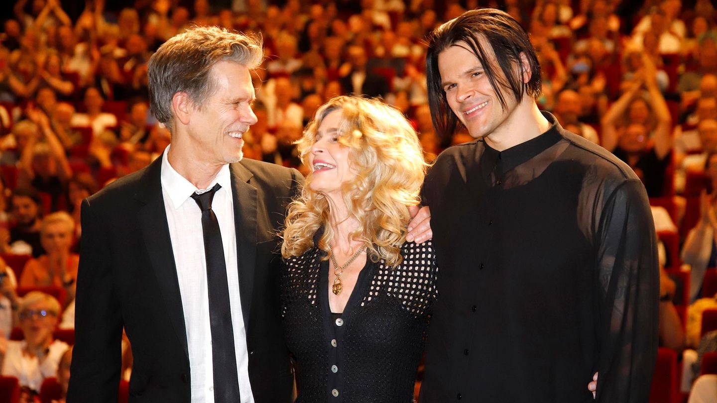 Kevin-Bacon-Kyra-Sedgwick-Filmpremiere-wird-zur-Familiensache-Seltener-Auftritt-mit-Sohn-Travis