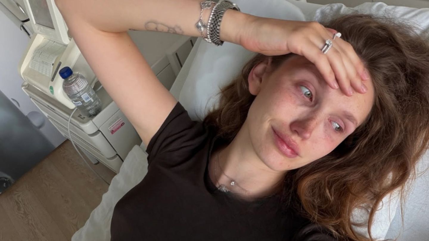 Anna-Adamyan-Hochschwangere-Anna-Adamyan-mit-Blutungen-in-Klinik