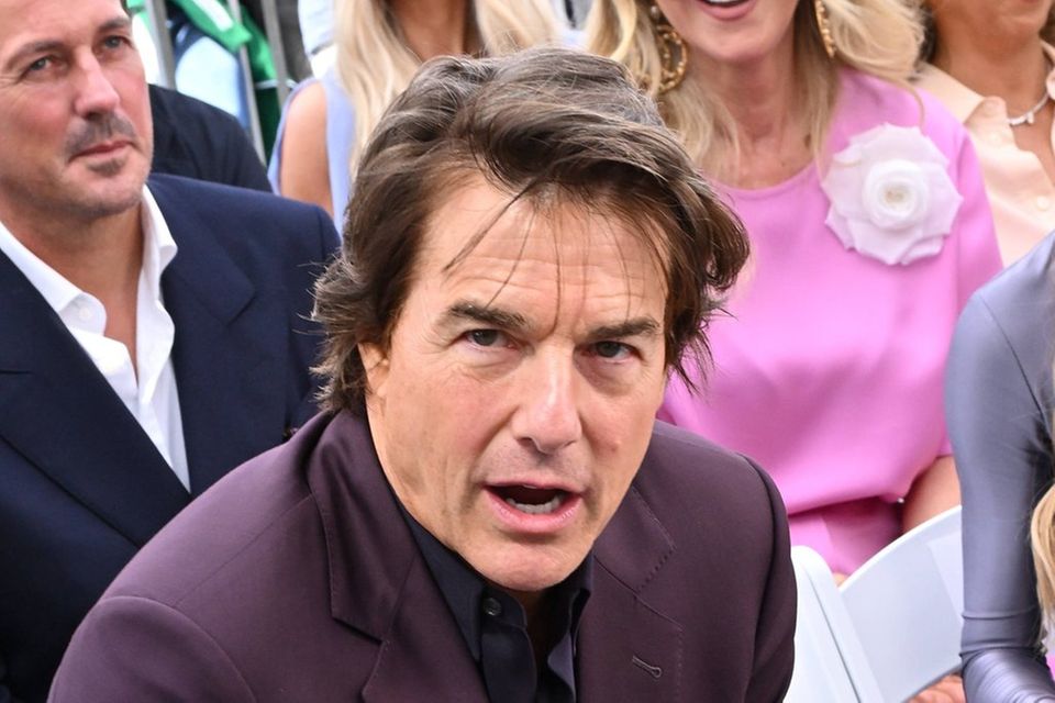 tom-cruise-er-tritt-bei-wm-abschlussfeier-auf-gala-de