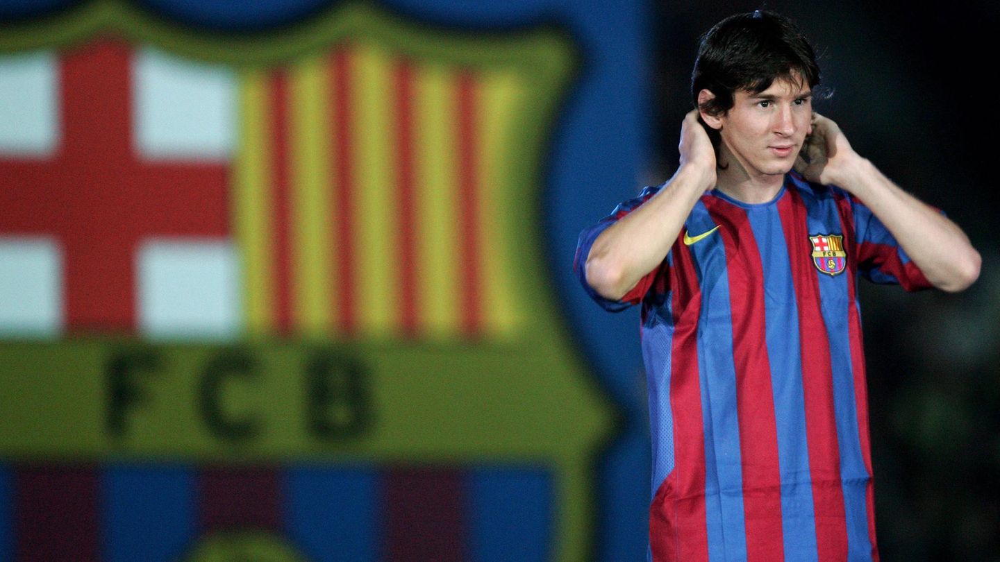Ein-R-ckblick-Von-Messi-bis-Ronaldo-Die-Fu-ball-Legenden-im-Wandel-der-Zeit