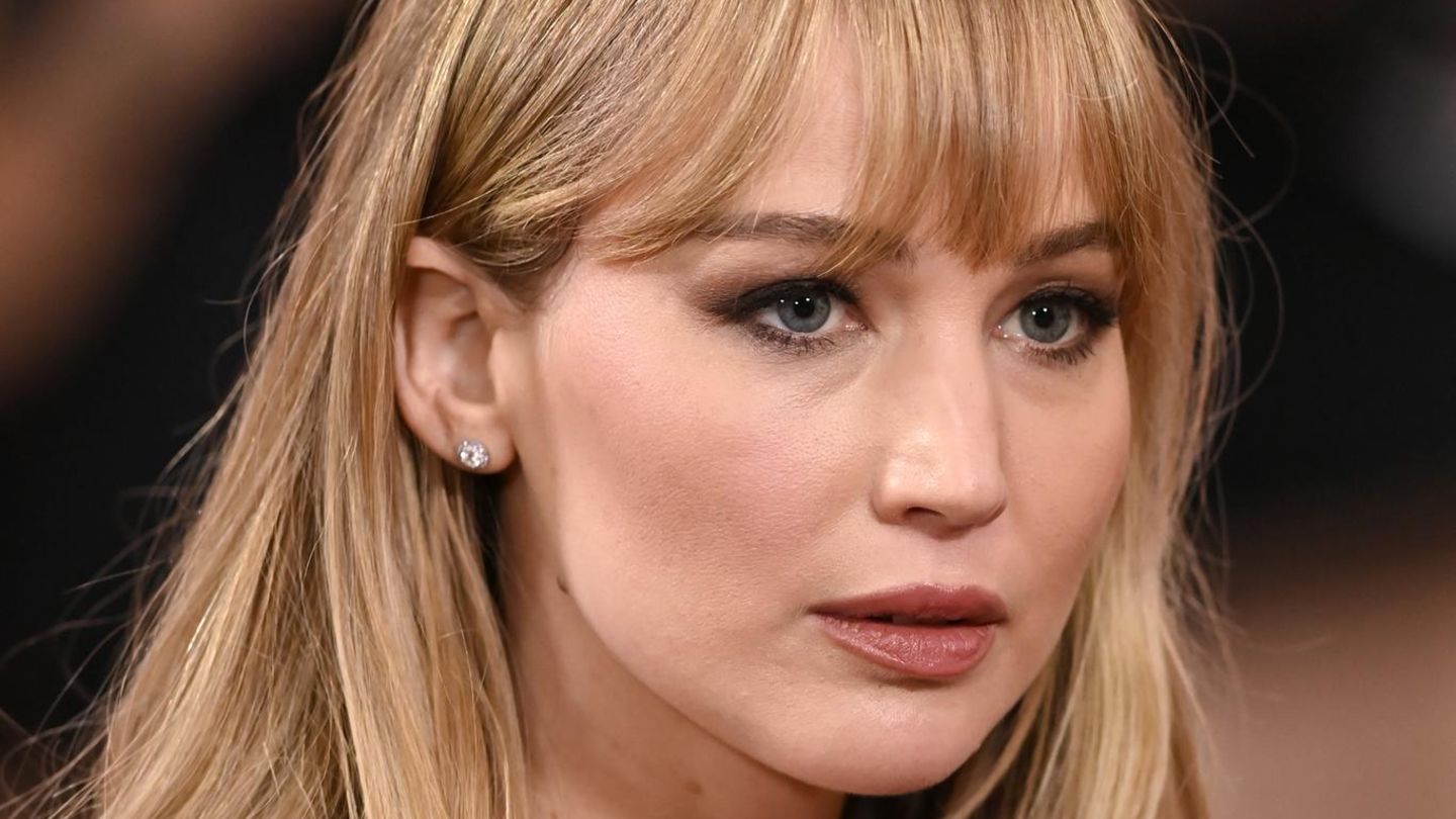 Vorher-Nachher-Fotos-10-Jahre-war-Jennifer-Lawrence-blond-doch-das-ist-pass-