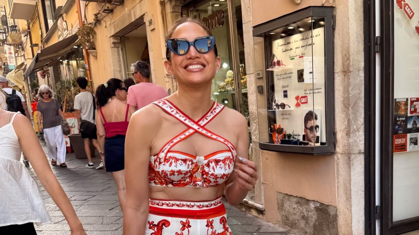 Fashion-Looks-Kaum-jemand-beherrscht-italienischen-Glamour-derzeit-so-m-helos-wie-sie-