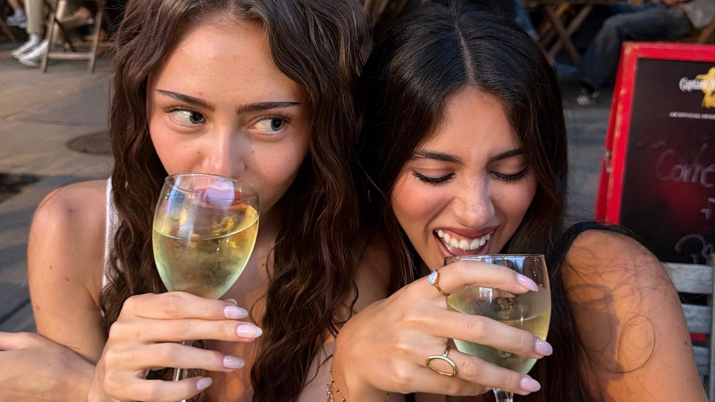 Cocktails-Longdrinks-Co-Mit-Kicherwasser-startet-sie-ins-Wochenende