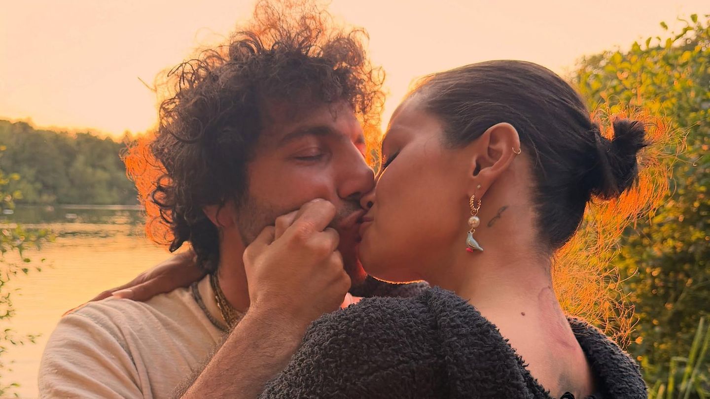 Promi-K-sse-Sie-begeistern-ihre-Fans-mit-Sommerromantik-pur