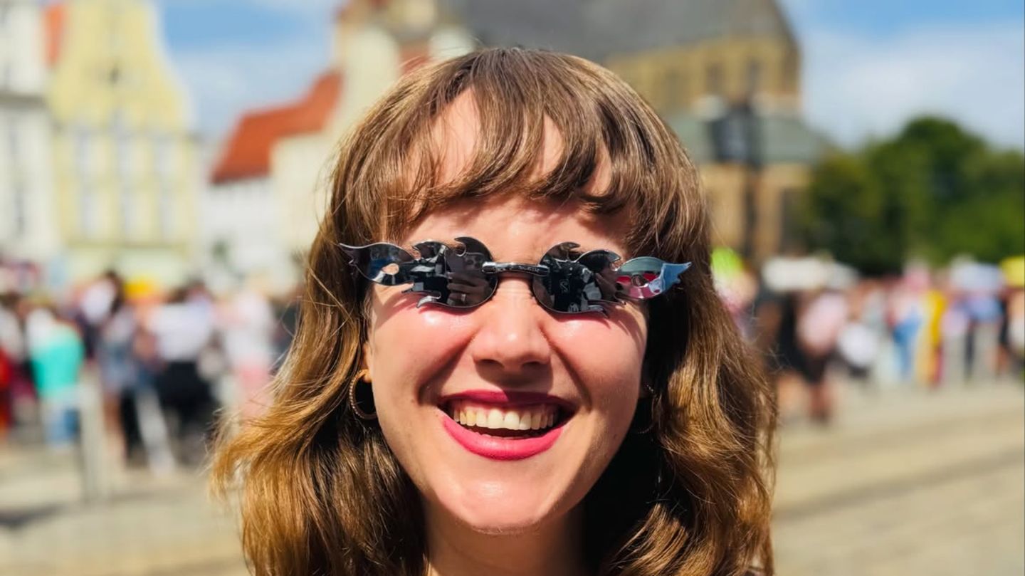 sonnenbrillen-ricarda-lang-ist-on-fire-dank-dieser-sonnenbrille