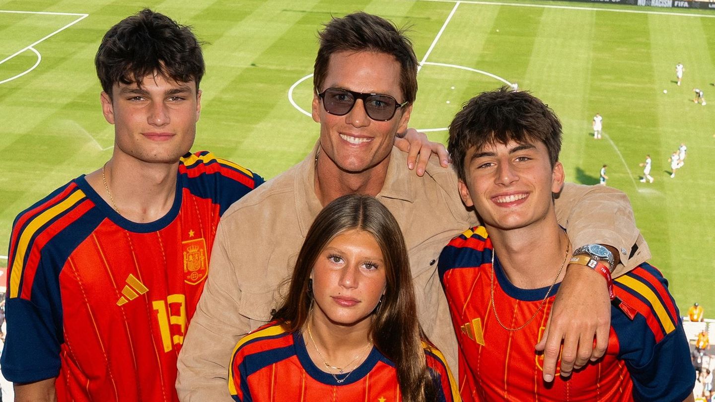 Star-Kids-Doch-alle-Augen-liegen-nur-auf-Tochter-Vivian