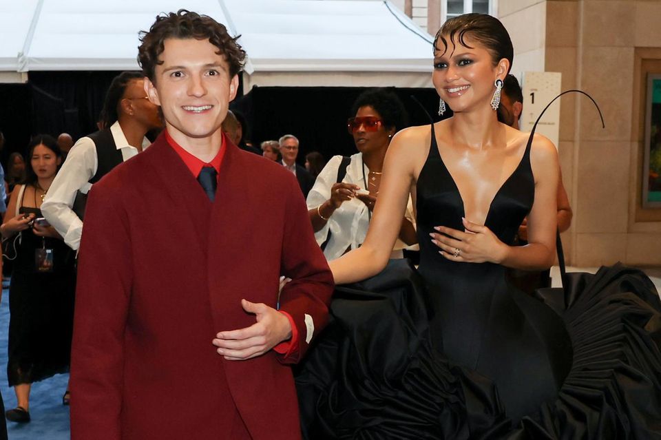 Zendaya Tom Holland Gibt Es Zweite Hochzeit F r Die ffentlichkeit 