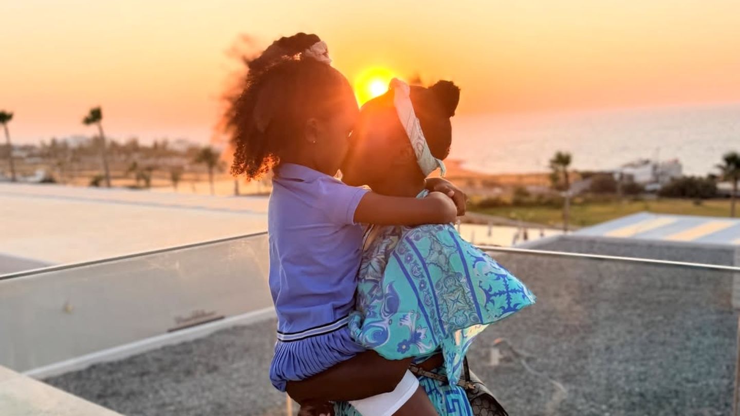 Motsi Mabuse: Seltene Fotos! Motsi Mabuse und Mann Evgenij widmen ihrer Tochter emotionale Worte