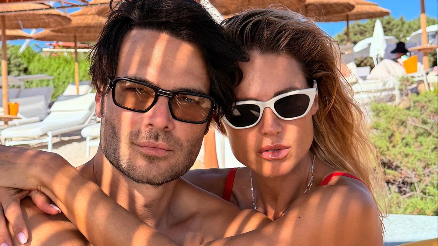 Michelle Hunziker: Michelle Hunziker posiert verliebt neben ihrem Giulio