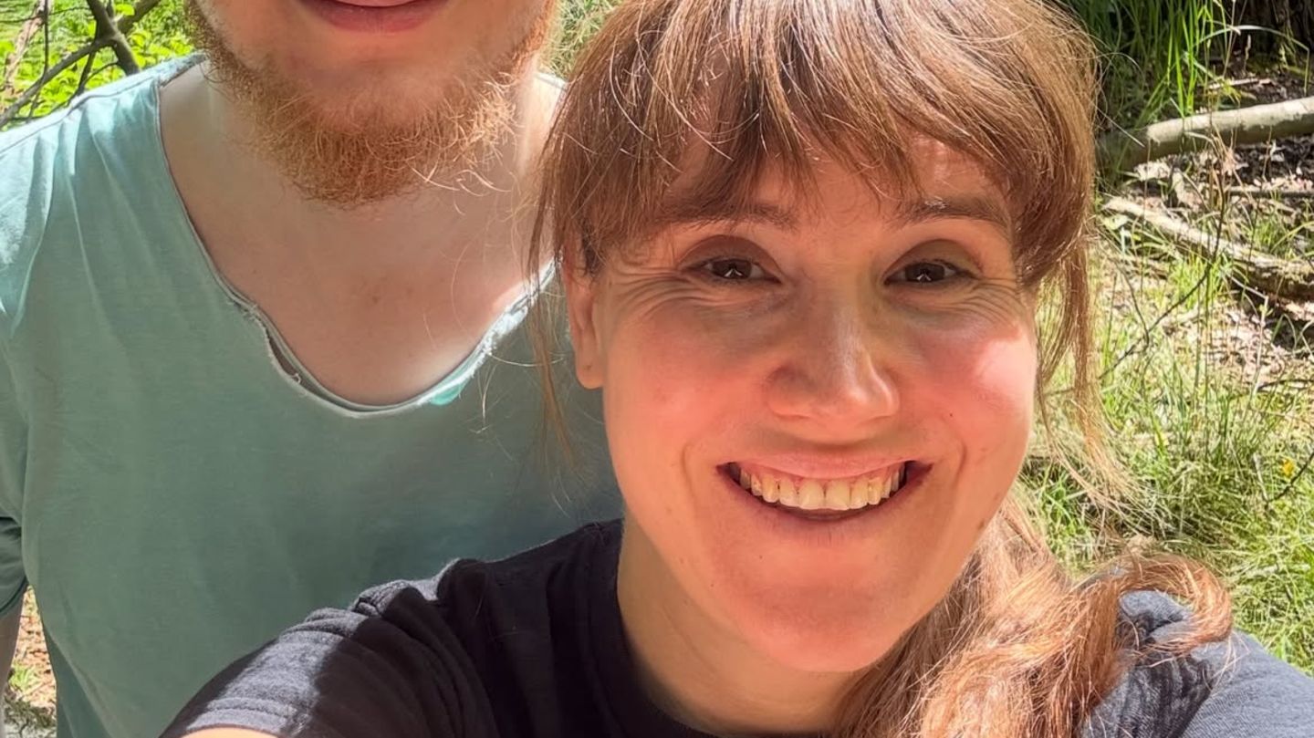 Stars im Beautywandel: Ricarda Lang und ihr Partner haben einen erstaunlichen optischen Wandel hingelegt