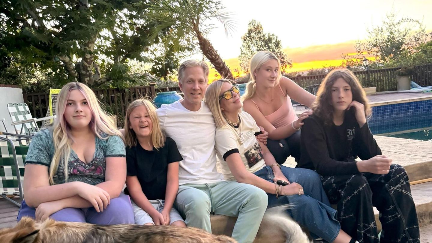 Familienbande 2026: Wenn ihr jüngerer Bruder zu Besuch ist, wird's gemütlich