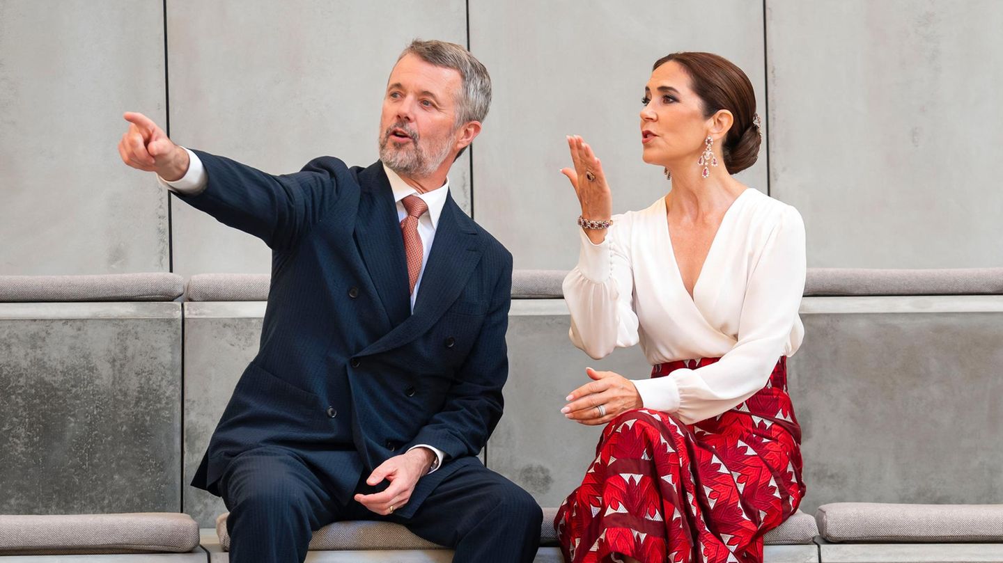 König Frederik + Königin Mary: Sie waren zu Gast auf Hochzeit von Frederiks Patensohn