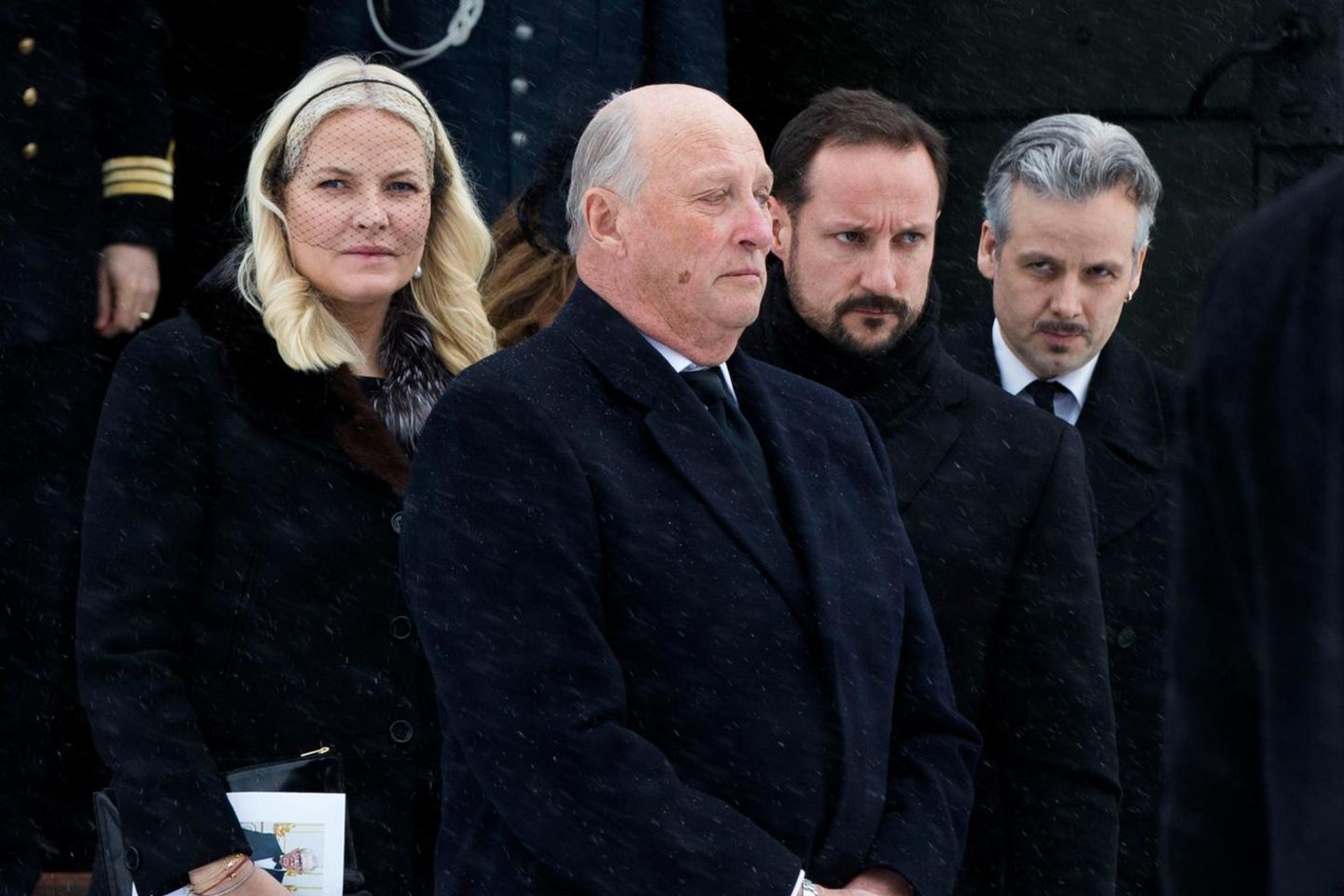 k-nig-harald-g-nsehaut-foto-mit-verstorbenem-ex-schwiegersohn-ari