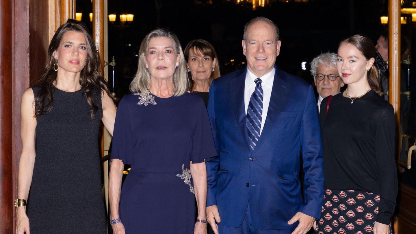 Prinz Albert + Prinzessin Charlene: Prinz Albert begleitet seine geliebten Frauen in die Oper