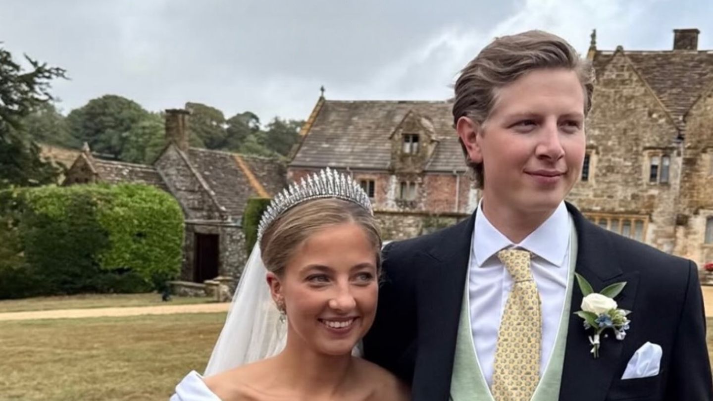 Brautmode: Eine habsburgische Hochzeit mit historischer Tiara